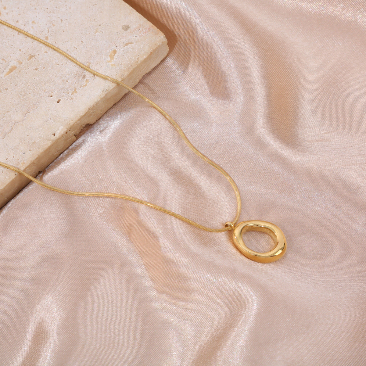 Collier Céline – Ovale Relief