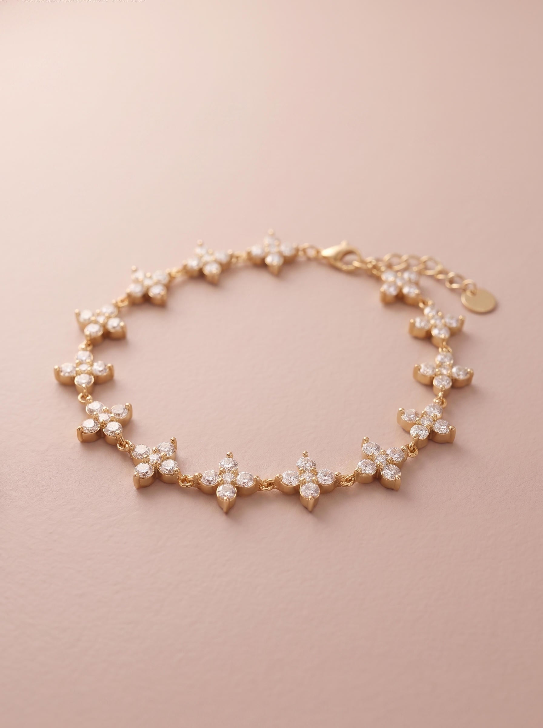 Bracelet Lyana – Fleurs Serties de Strass – Doré