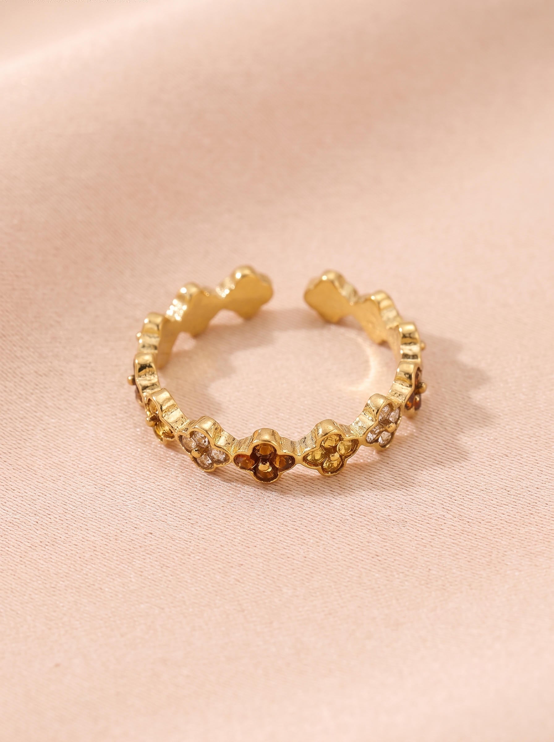 Bague Lyana – Fine Sertie de Fleurs – Marron
