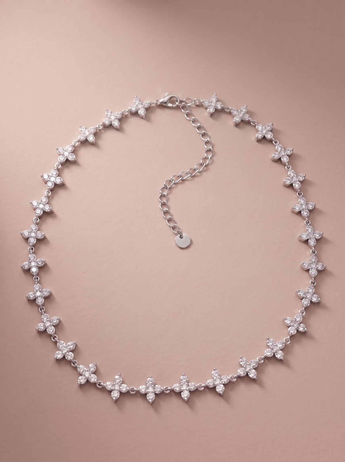 Collier Lyana – Fleurs Serties de Strass – Argenté